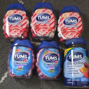 TUMS Chewy Bites & Gummy Bites Antacid Assorted Berry & Peppermint